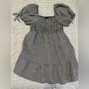 Gingham puff sleeve dress